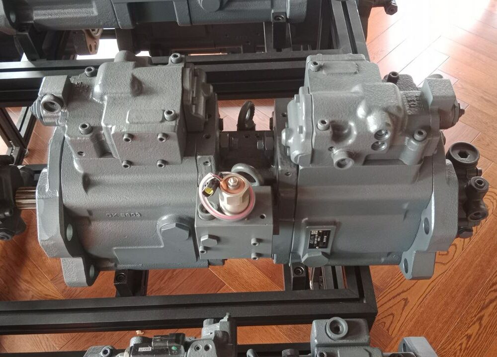 Главный гидравлический насос Doosan DH220-5 K3V112DT-115R-HN0V-J Главный гидравлический насос Doosan DH220-5 K3V112DT-115R-HN0V-J